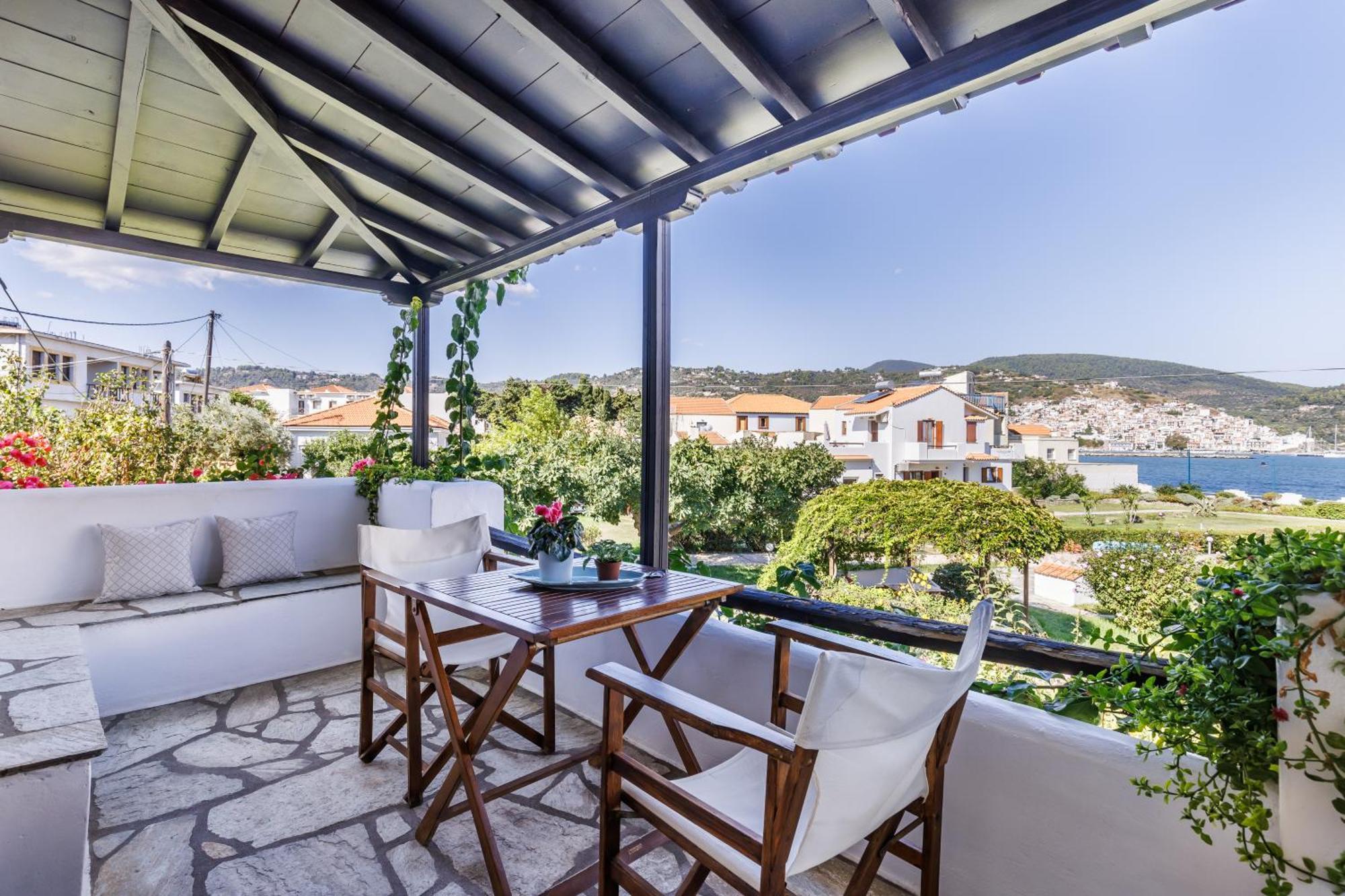 Studios Elpiniki Skopelos Town Exterior photo