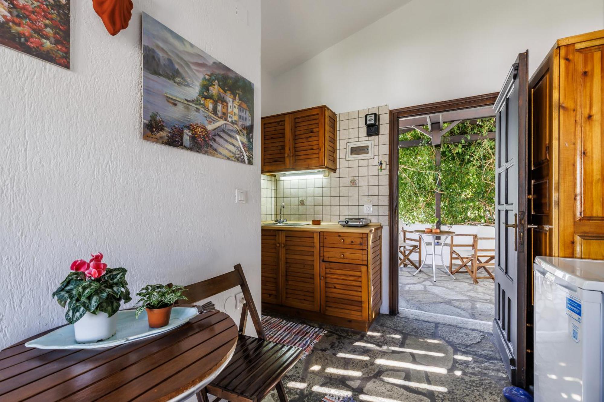 Studios Elpiniki Skopelos Town Exterior photo