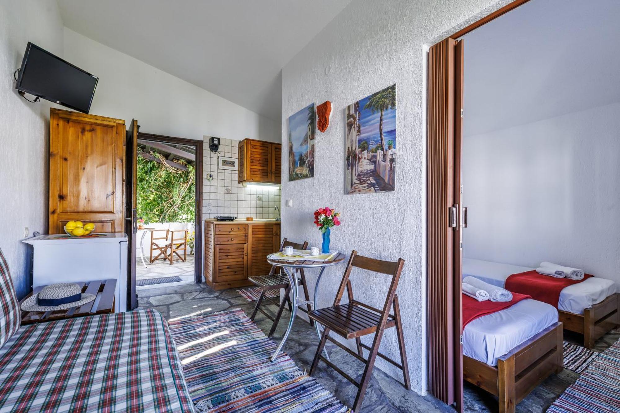 Studios Elpiniki Skopelos Town Exterior photo