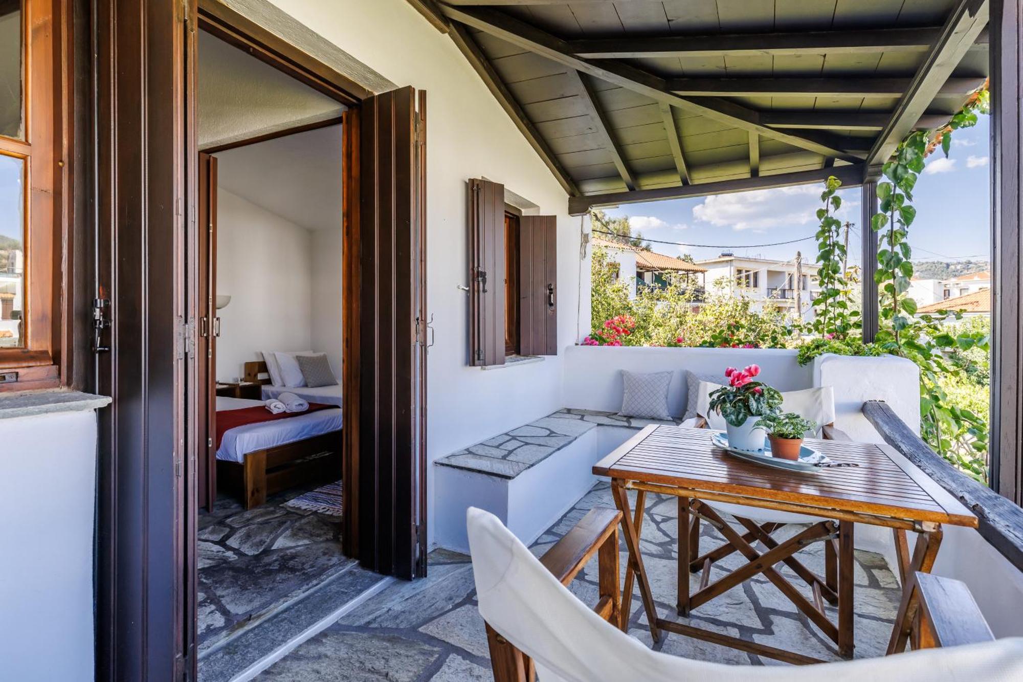 Studios Elpiniki Skopelos Town Exterior photo