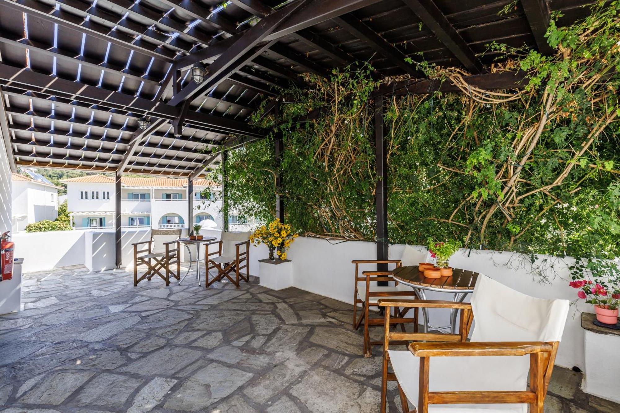 Studios Elpiniki Skopelos Town Exterior photo
